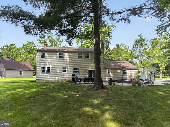 3rd image of 1526 Brian Dr
