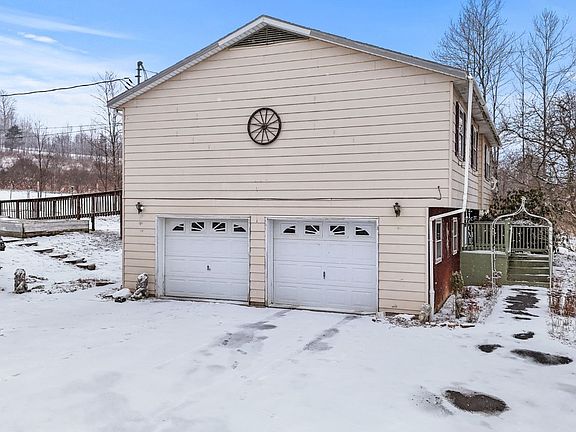 2nd image of 35 Howe Rd