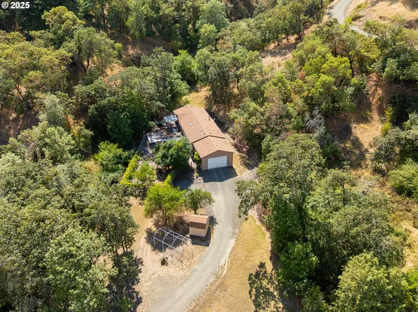 5120 Broad St, Roseburg, OR 97471