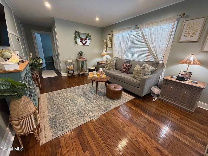 5th image of 11 Hanifin Avenue