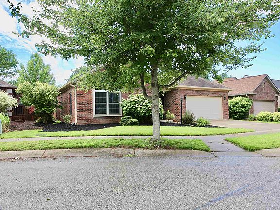 4th image of 3830 E Regents Cir