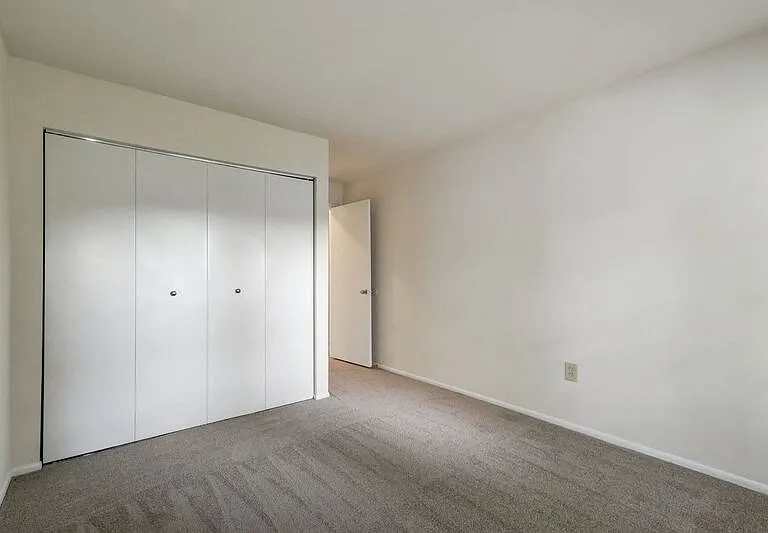 Crossland Apartments — Photo 19