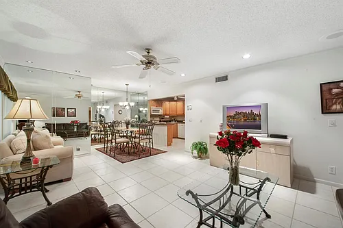 417 Pine Glen Ln #D-2 Photo 1