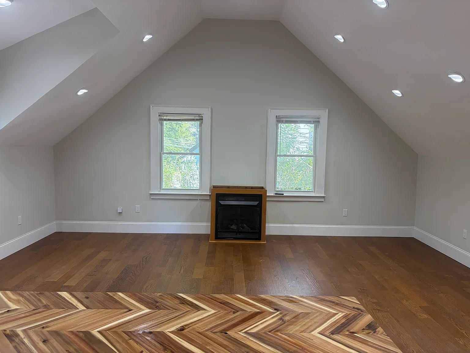 2 bed, 1200 sqft, $2,350 — Photo 2