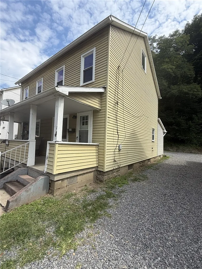 2 bed, 858 sqft, $1,000 — Photo 2
