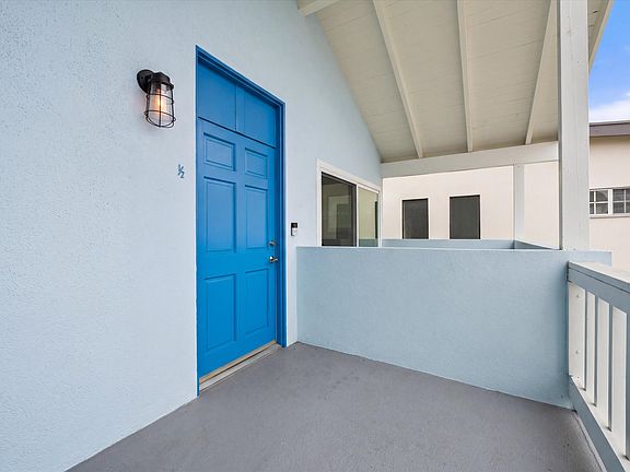 5th image of 211 Cypress St #1/2