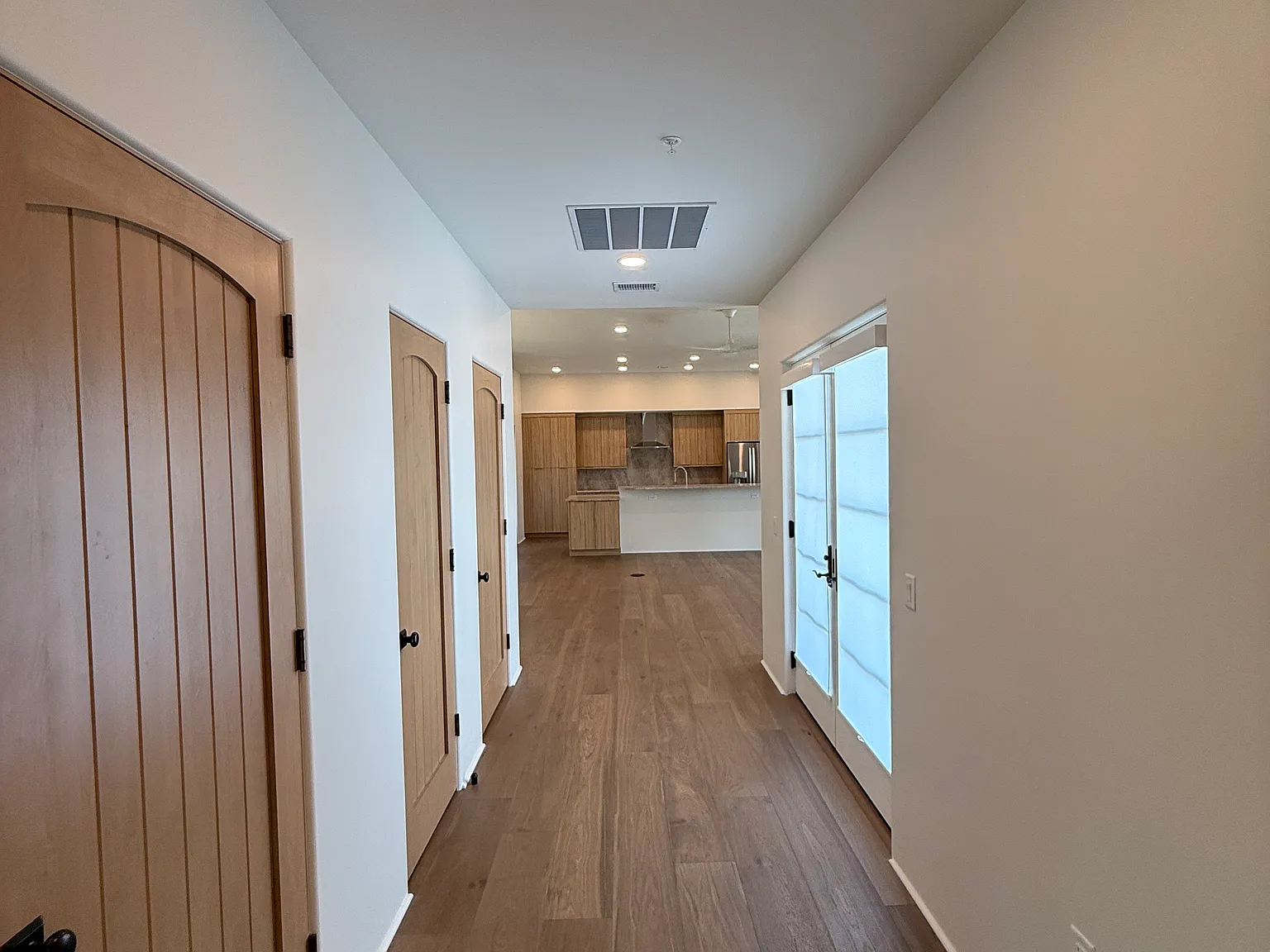 2 bed, 2.5 bath, 1532 sqft, $6,000 — Photo 2