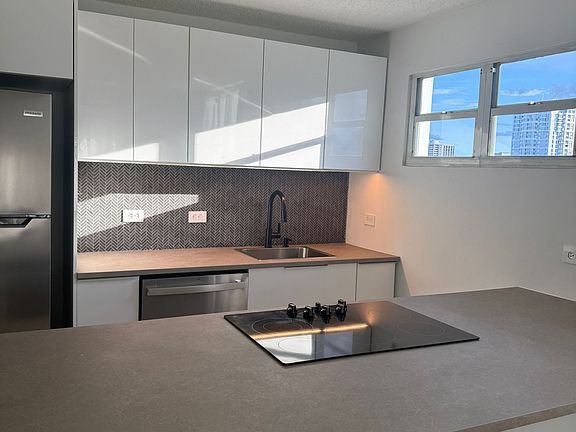 2nd image of 75 Condado