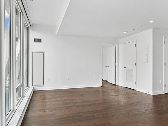 5th image of 400 W 113th St APT 1605