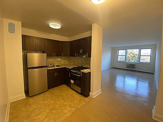 1st image of 172-70 Highland Ave #6R