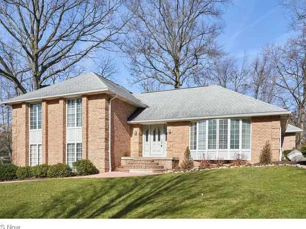 3105 Surrey Hill Ln, Stow, OH 44224