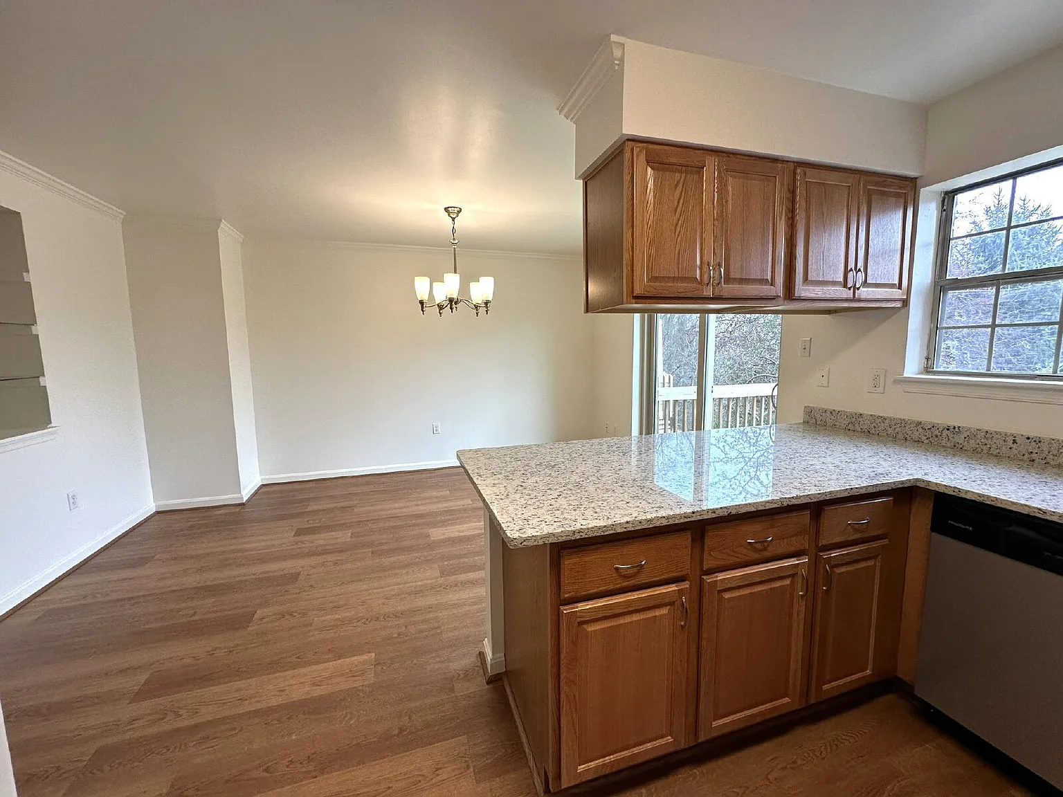 3 bed, 3.5 bath, 1970 sqft, $3,000 — Photo 4