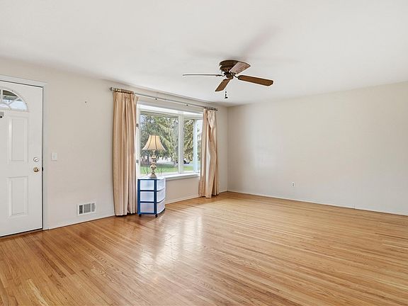 4th image of 200 Mystic Ln