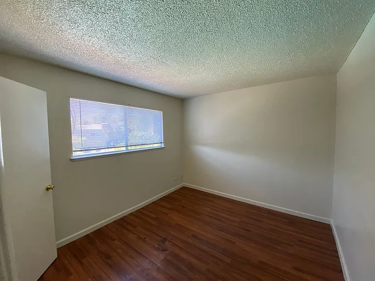 5674 Hillsdale Blvd — Photo 13