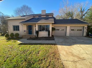 319 Cypress St, Hudson, NC 28638