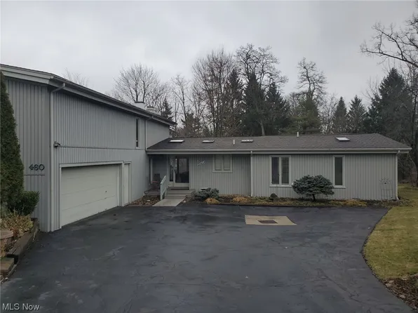 460 Aurora Hudson Rd, Aurora, OH 44202