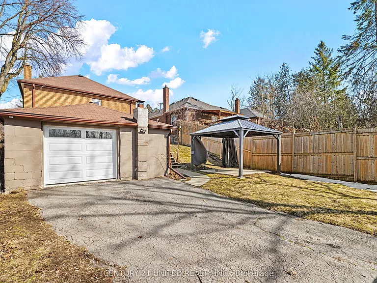 661 Rubidge St — Photo 17