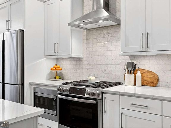 3rd image of 4302 Parkside Pl