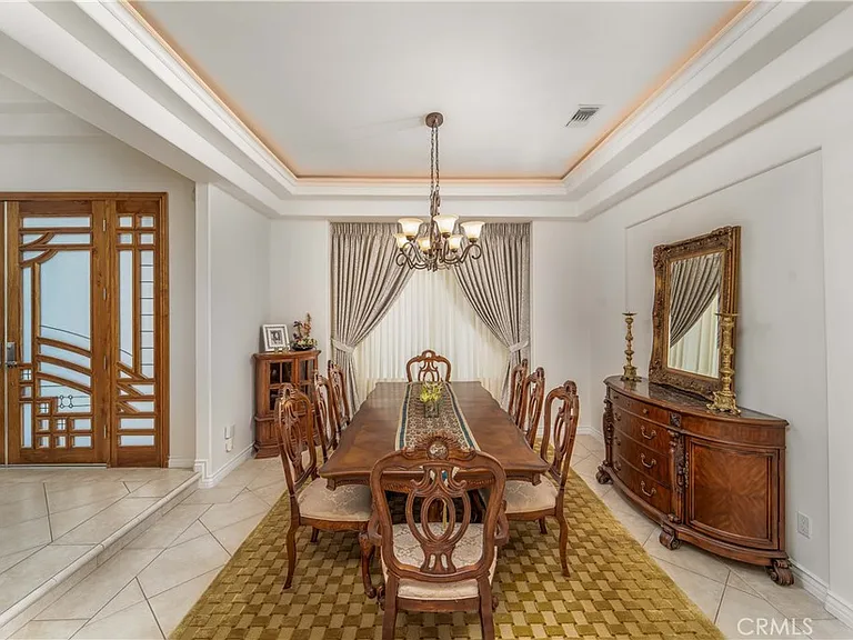 5206 Topeka Dr — Photo 17