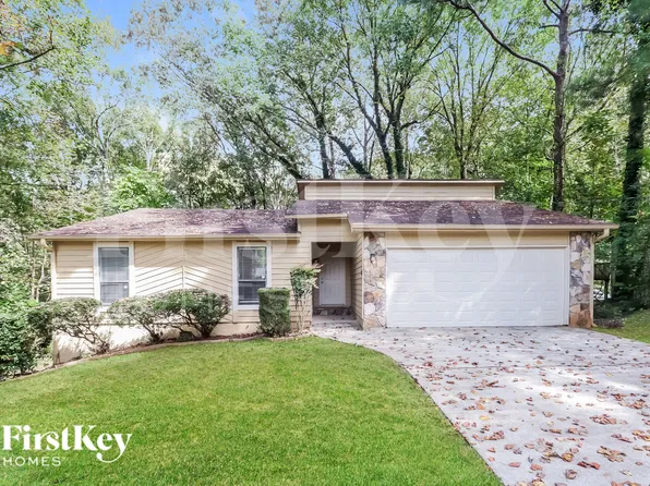 3226 Deshong Dr, Stone Mountain, GA 30087