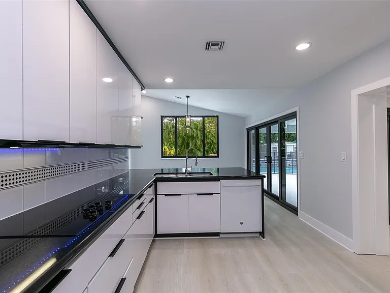 13401 SW 83rd Ave — Photo 48