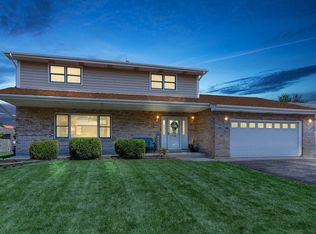 2215 Jordan Ln, Elgin, IL 60123