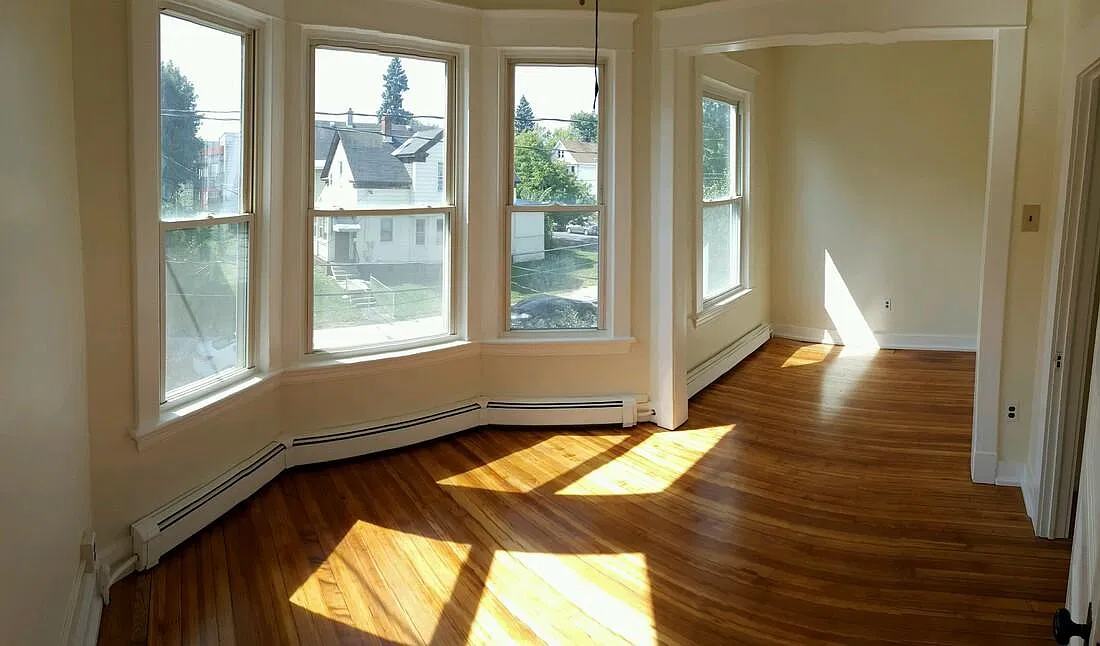 4 bed, 1300 sqft, $1,500 — Photo 1