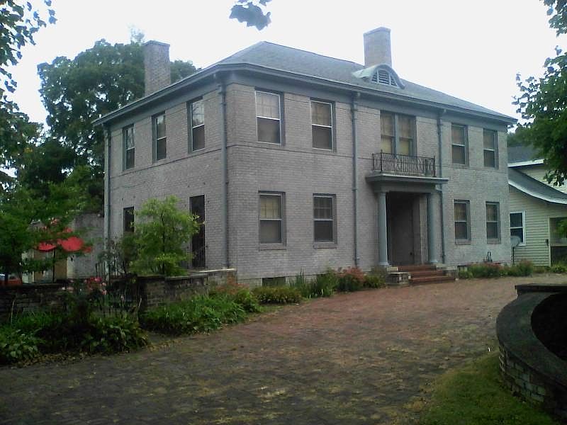 1st image of 2704 E Broadway St