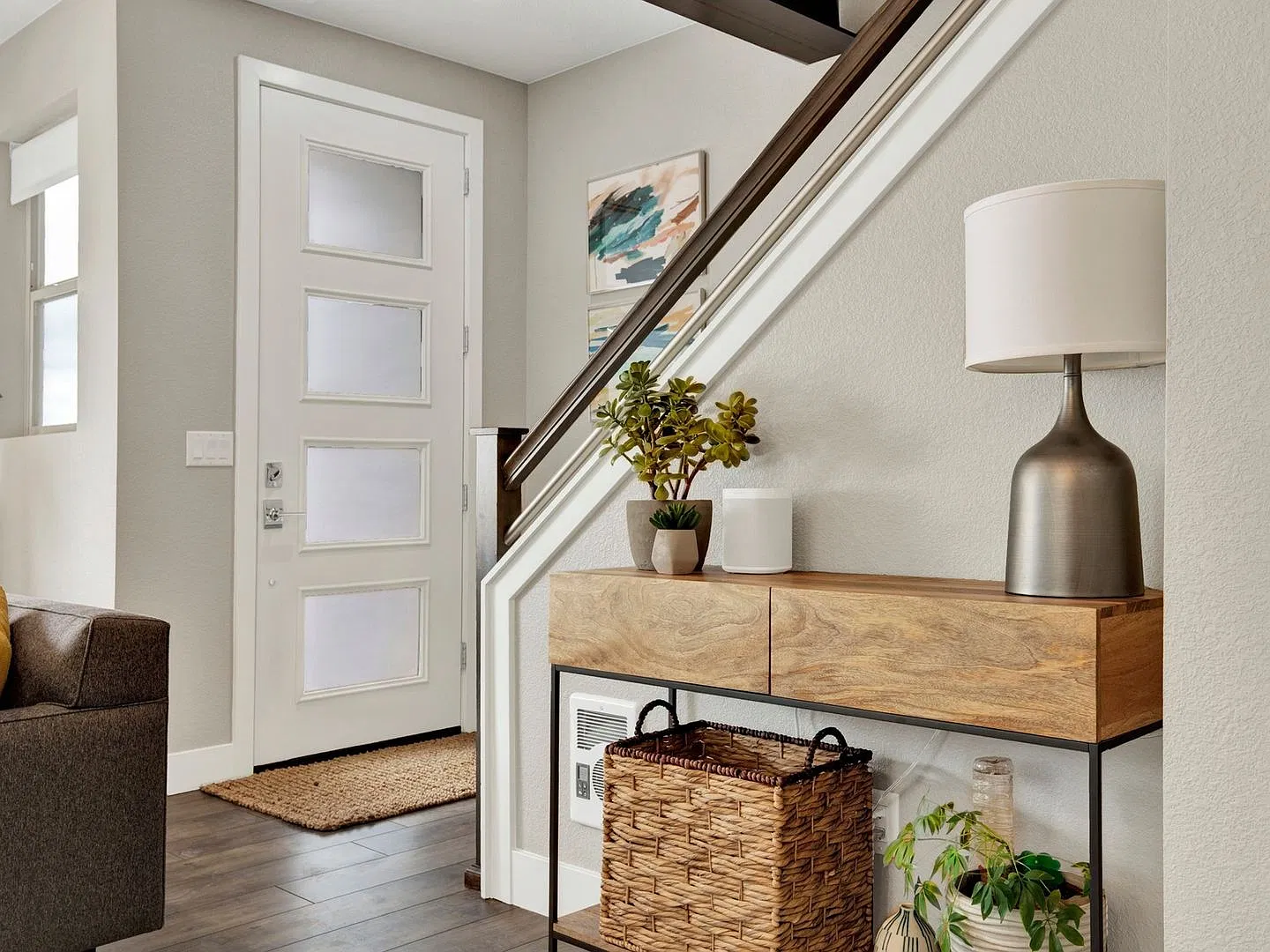 Modern 3BR End Unit Townhome in Lakewood — Photo 3