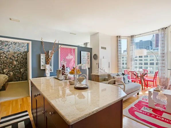 318 S Federal St #607, Chicago, IL 60604