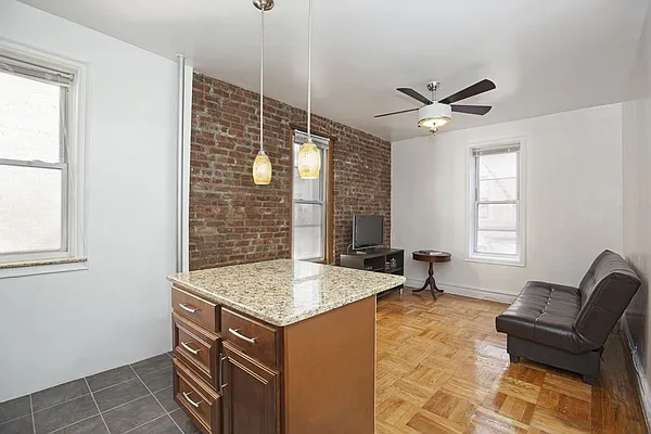 Sold by Esra Realty | media 21