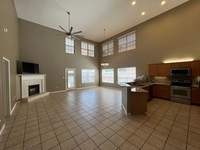 597 Loblolly Bay Dr — Photo 2