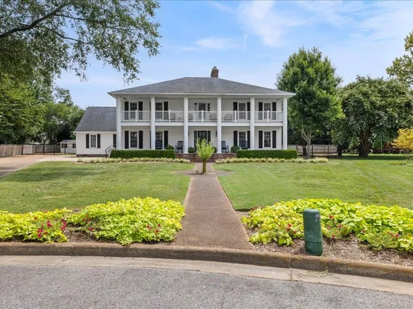 1904 Thomas Bishop Ct, Virginia Beach, VA 23454