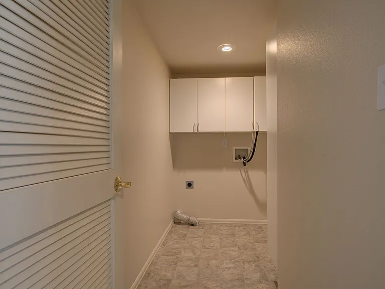 1352 Lookout Springs Dr — Photo 18