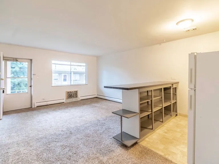 Kirkmoore Apartments — Photo 3