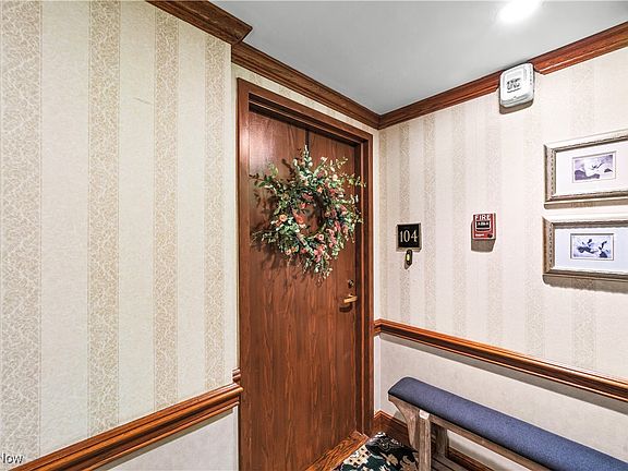 4th image of 1 Bratenahl Pl APT 104