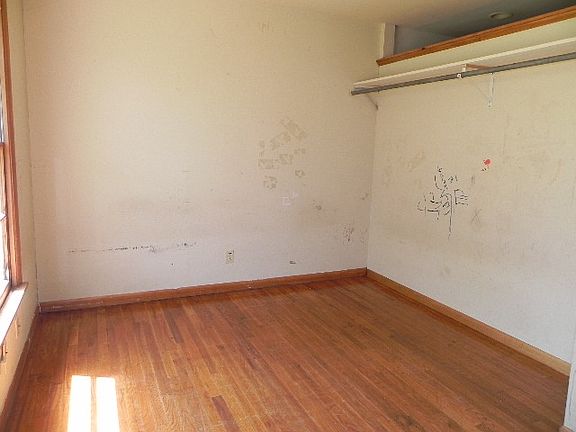 2nd image of 5342 Vicki St