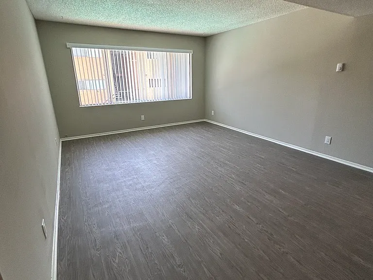 Taylor Garden Apartments — Photo 33