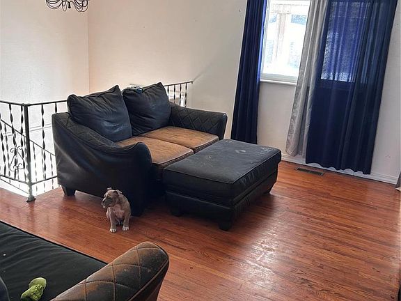 2nd image of 415 S Saint Charles St