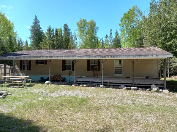 915 E Huron Dr, Bois Blanc Island, MI 49775