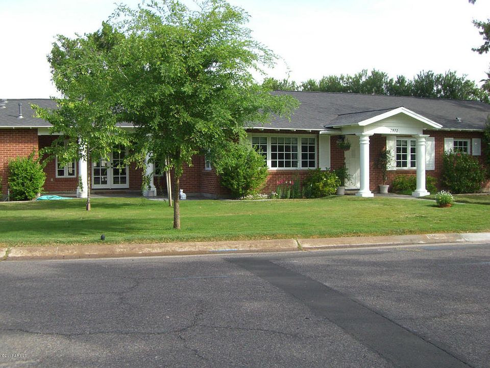 1st image of 2922 N Manor Dr E