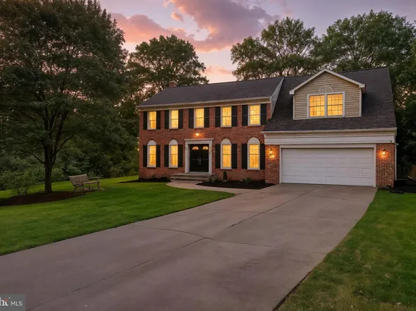 9659 Boyett Ct, Fairfax, VA 22032