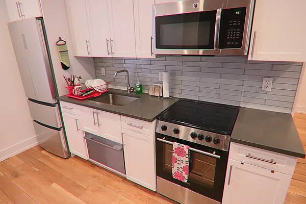 Rented by PMG Real Estate  | media 19