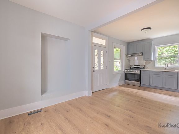 5th image of 7241 S Carpenter St