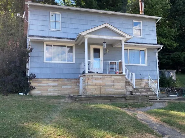 1103 Railroad St, Fairmount City, PA 16224