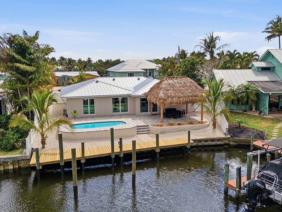 1st image of 1479 SW Seahawk Way