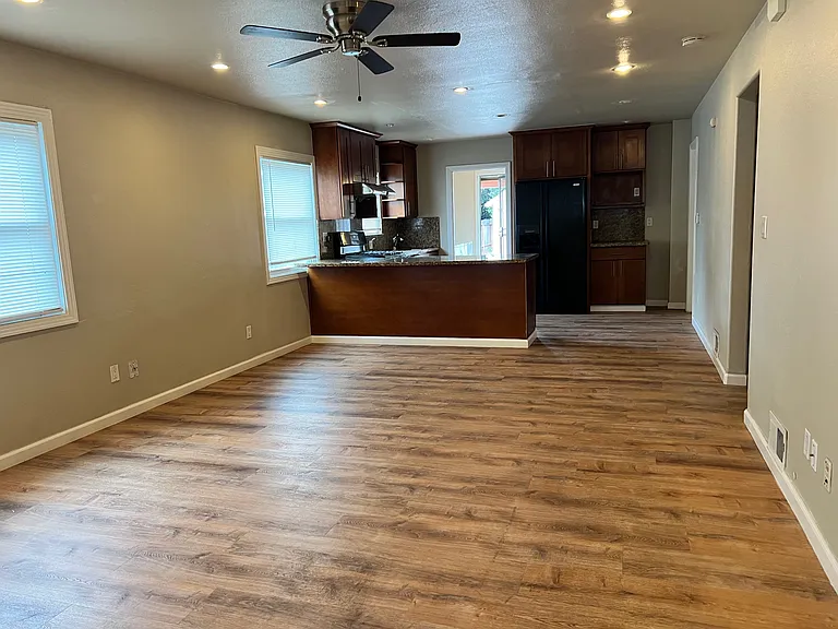 22887 Grand St — Photo 5