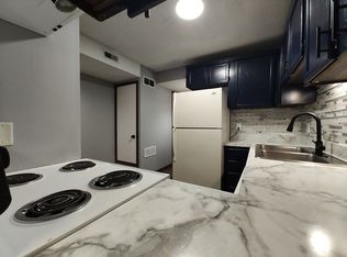 1121 N 28th St #20, Lincoln, NE 68503