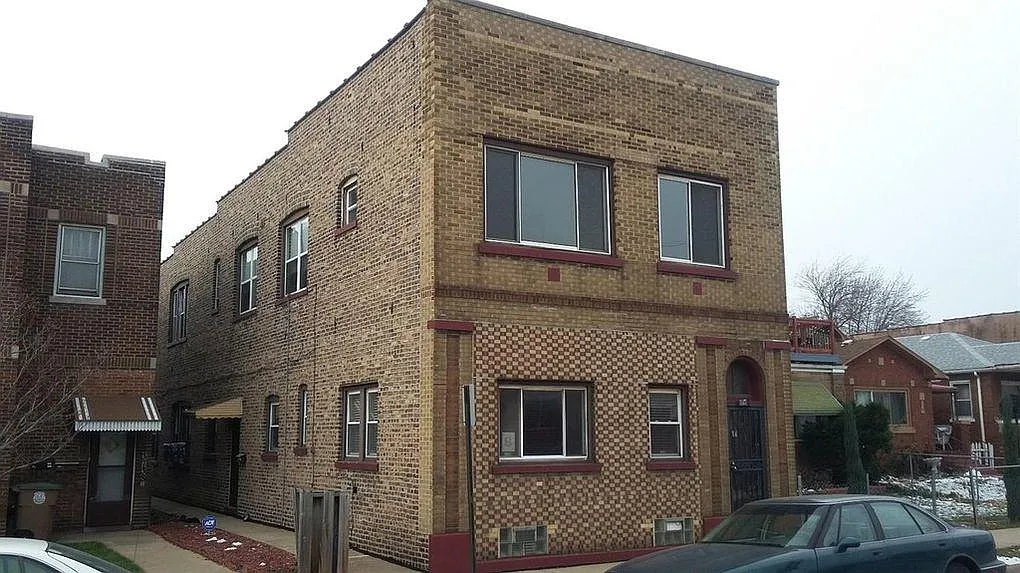 2 bed, $995 — Photo 2