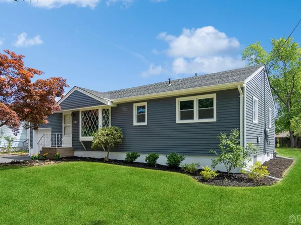 647 S Washington Ave, Piscataway, NJ 08854